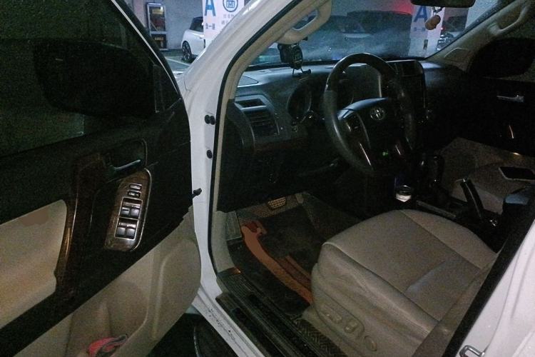 Used Toyota Prado 2010 4.0L Automatic TX-L Driver Seat