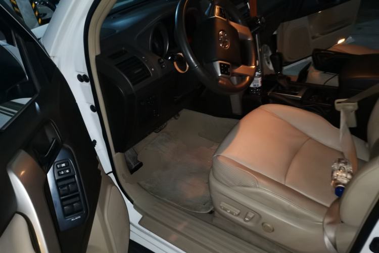 Used Toyota Prado 2010 4.0L Automatic TX-L Driver Seat