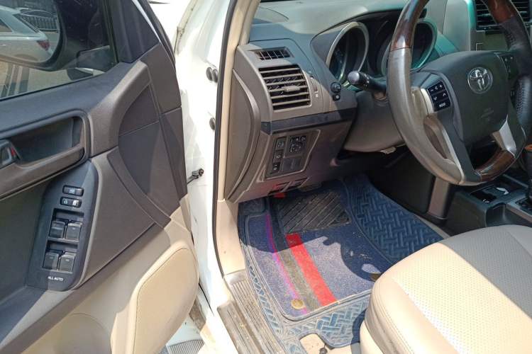 Used Toyota Prado 2010 2.7L Automatic Deluxe Edition Driver Seat