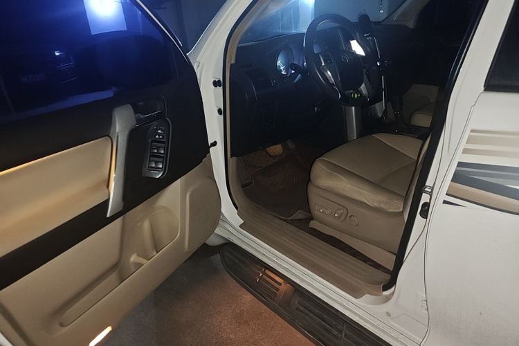 Used Toyota Prado 2010 4.0L Automatic TX-L NAVI Driver Seat