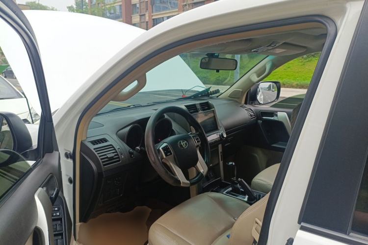 Used Toyota Prado 2010 4.0L Automatic TX-L Driver Seat