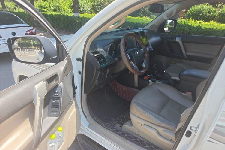 Used Toyota Prado 2010 2.7L Automatic Deluxe Edition Driver Seat