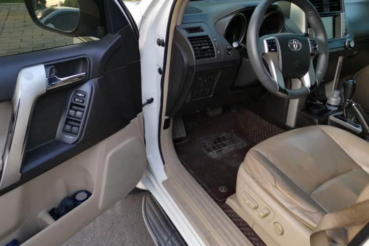 Used Toyota Prado 2010 4.0L Automatic TX-L Driver Seat