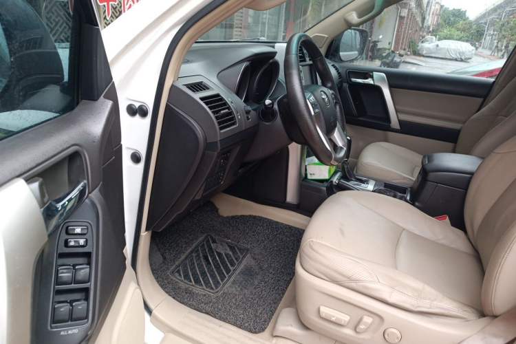 Used Toyota Prado 2010 4.0L Automatic TX-L Driver Seat