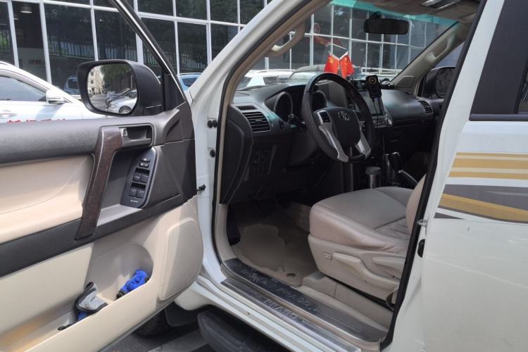 Used Toyota Prado 2010 2.7L Automatic Deluxe Edition Driver Seat
