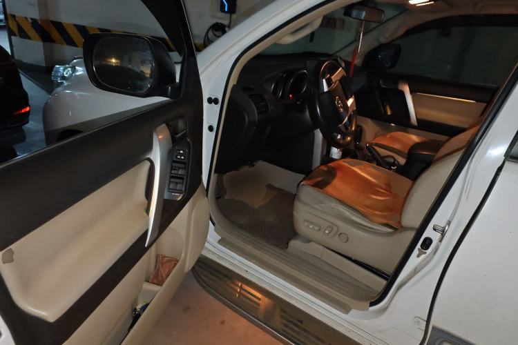 Used Toyota Prado 2010 4.0L Automatic TX-L Driver Seat
