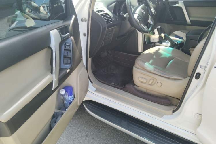 Used Toyota Prado 2010 4.0L Automatic TX-L Driver Seat