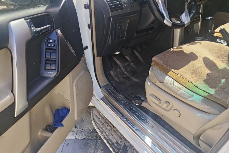 Used Toyota Prado 2010 4.0L Automatic TX-L Driver Seat