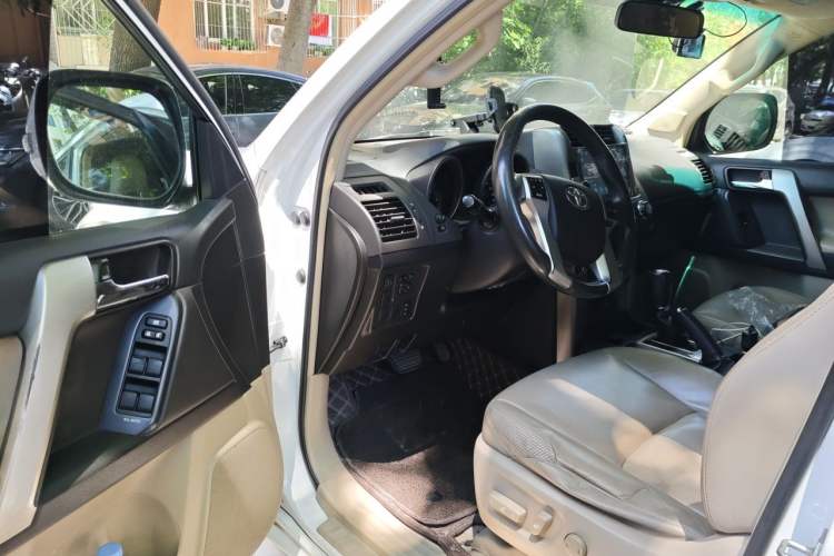 Used Toyota Prado 2010 4.0L Automatic TX-L Driver Seat