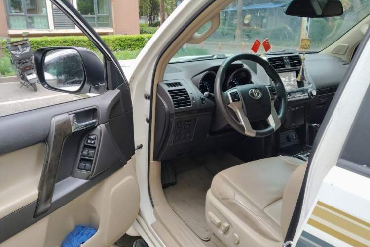Used Toyota Prado 2010 4.0L Automatic TX-L Driver Seat