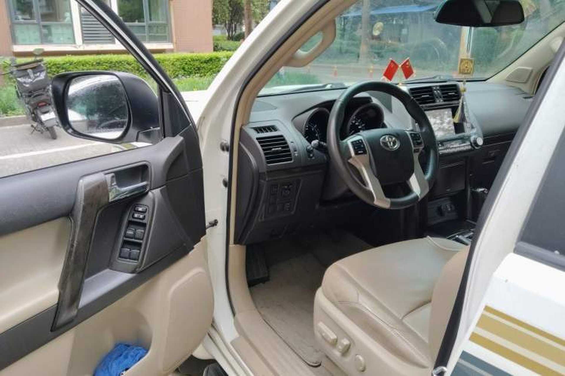 Used Toyota Prado 2010 4.0L Automatic TX-L Driver Seat