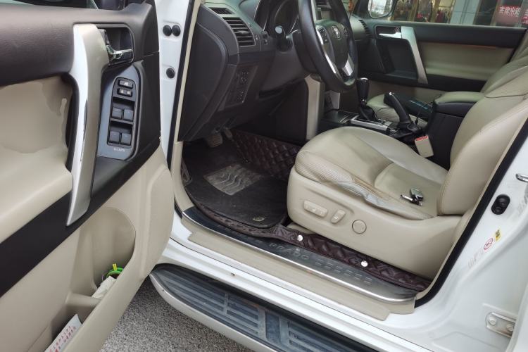 Used Toyota Prado 2010 4.0L Automatic TX-L Driver Seat