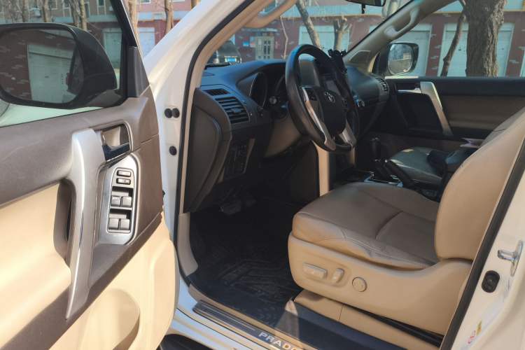 Used Toyota Prado 2010 4.0L Automatic TX-L Driver Seat