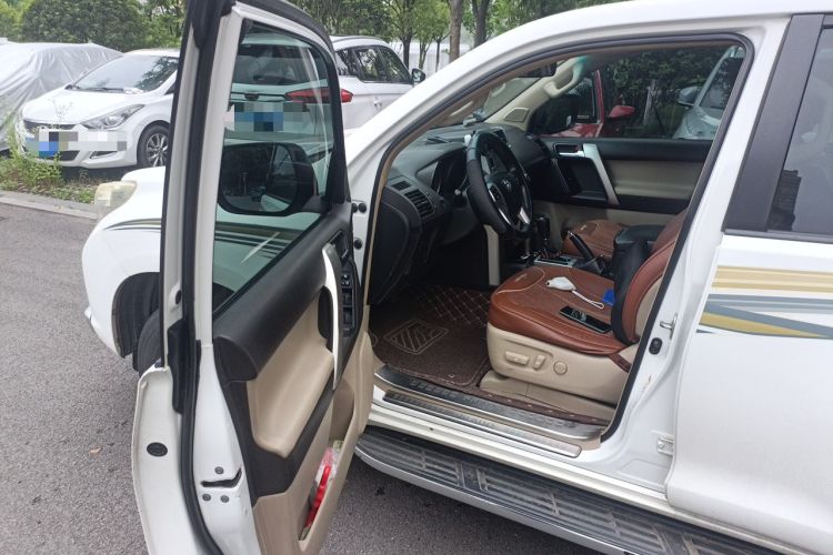 Used Toyota Prado 2010 4.0L Automatic TX-L Driver Seat