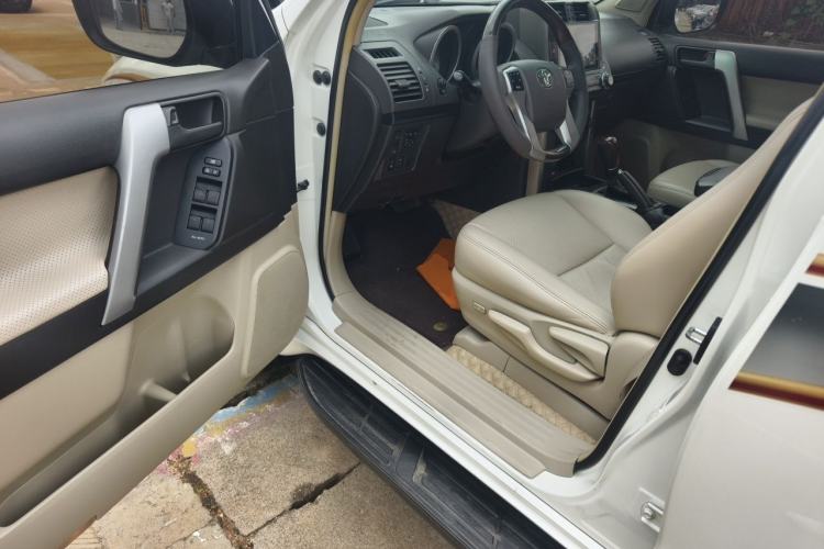 Used Toyota Prado 2010 2.7L Automatic Deluxe Edition Driver Seat
