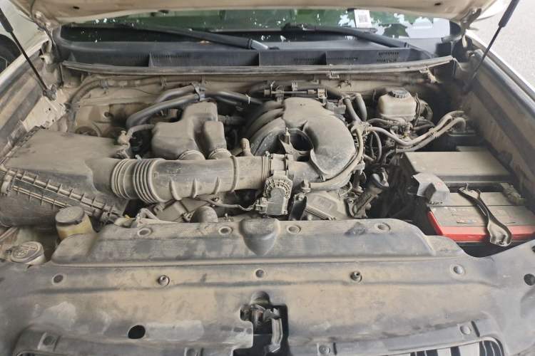 Used Toyota Prado 2010 4.0L Automatic TX-L NAVI Engine Bay