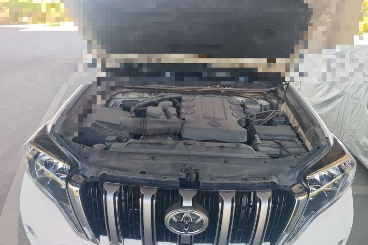 Used Toyota Prado 2010 4.0L Automatic TX-L Engine Bay
