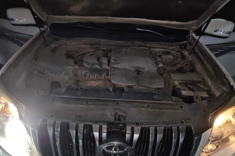 Used Toyota Prado 2010 4.0L Automatic VX Engine Bay