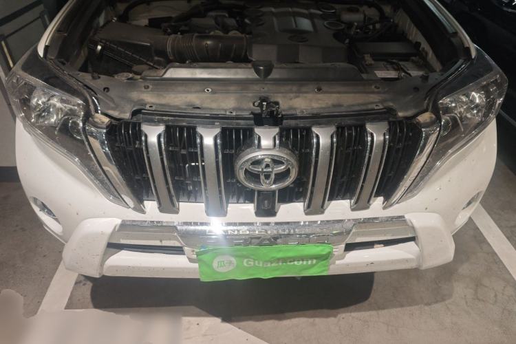 Used Toyota Prado 2010 4.0L Automatic TX-L Engine Bay
