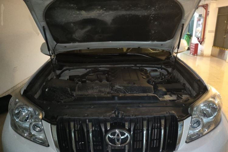 Used Toyota Prado 2010 4.0L Automatic TX-L Engine Bay