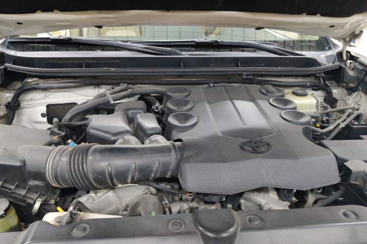 Used Toyota Prado 2010 4.0L Automatic TX-L Engine Bay
