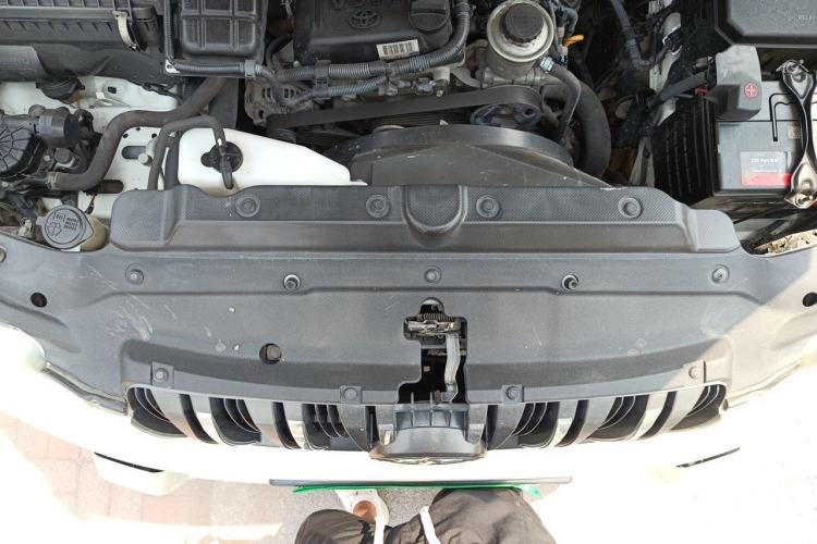 Used Toyota Prado 2010 2.7L Automatic Deluxe Edition Engine Bay
