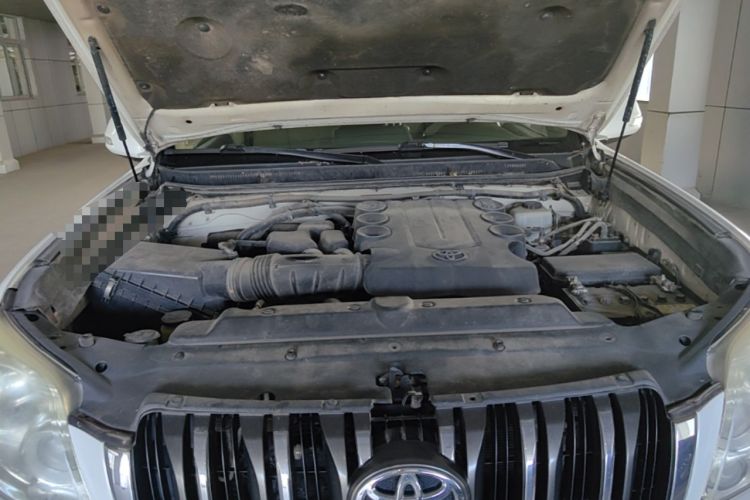 Used Toyota Prado  Engine Bay