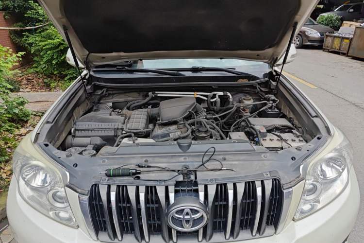 Used Toyota Prado 2010 2.7L Automatic Standard Edition Engine Bay