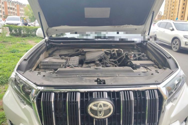 Used Toyota Prado  Engine Bay