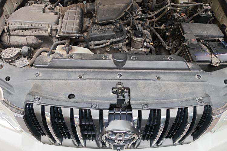 Used Toyota Prado 2010 2.7L Automatic Standard Edition Engine Bay