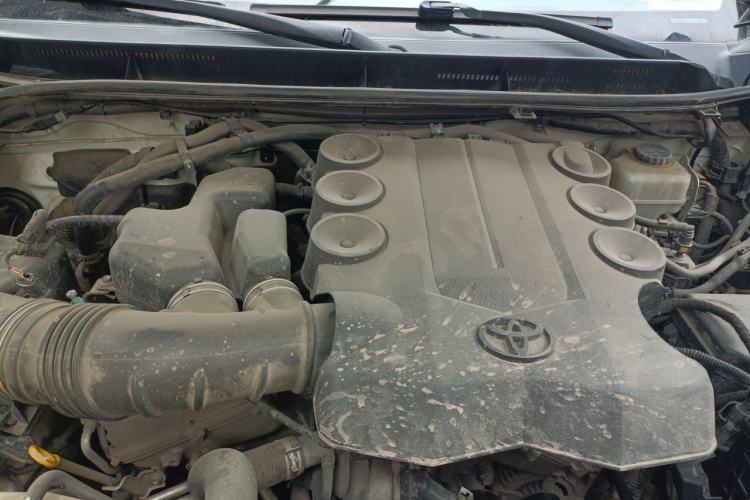 Used Toyota Prado 2010 4.0L Automatic TX-L Engine Bay