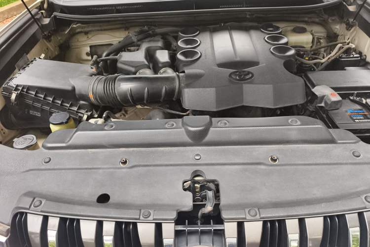 Used Toyota Prado 2010 4.0L Automatic TX-L Engine Bay