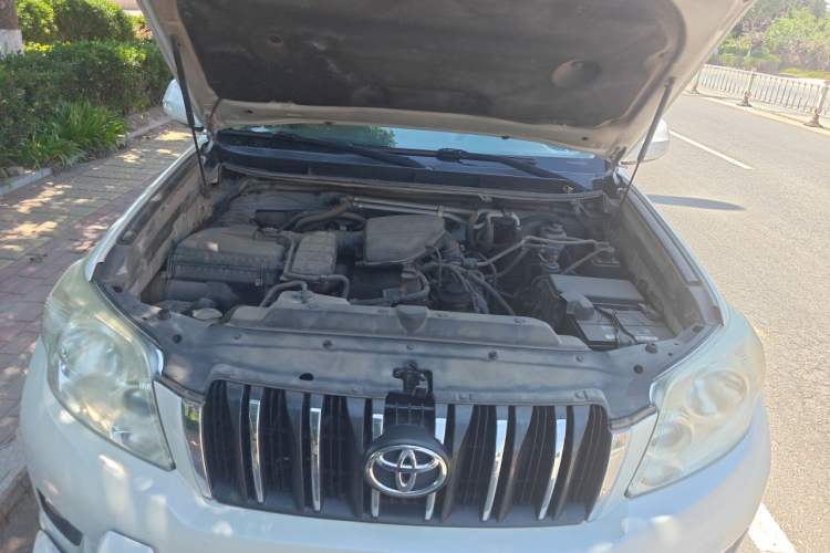 Used Toyota Prado 2010 2.7L Automatic Deluxe Edition Engine Bay