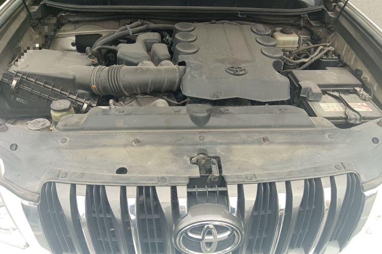 Used Toyota Prado 2010 4.0L Automatic TX-L Engine Bay