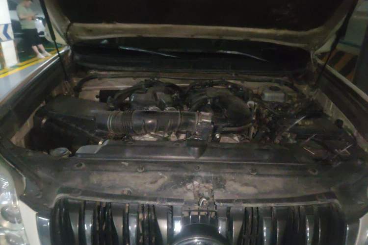 Used Toyota Prado 2010 4.0L Automatic TX-L Engine Bay