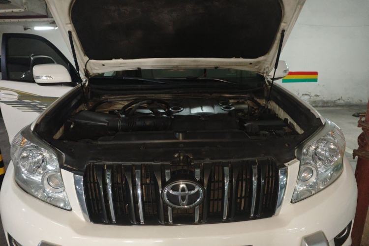 Used Toyota Prado 2010 4.0L Automatic TX-L Engine Bay
