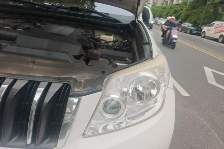Used Toyota Prado 2010 4.0L Automatic TX Engine Bay Left