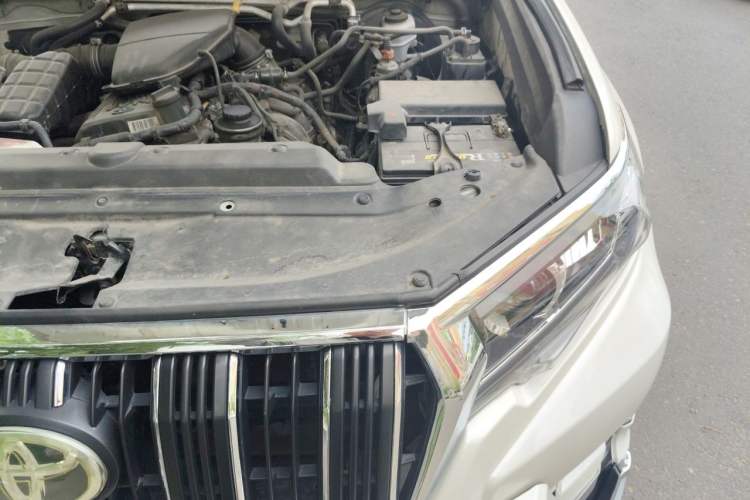Used Toyota Prado  Engine Bay Left