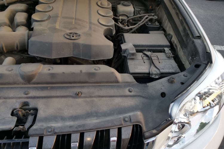 Used Toyota Prado 2010 4.0L Automatic TX-L Engine Bay Left