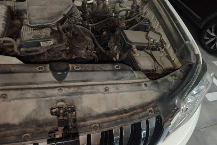 Used Toyota Prado 2010 2.7L Automatic Standard Edition Engine Bay Left