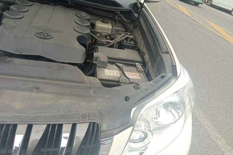 Used Toyota Prado 2010 4.0L Automatic TX-L Engine Bay Left