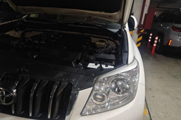 Used Toyota Prado 2010 4.0L Automatic TX-L Engine Bay Left