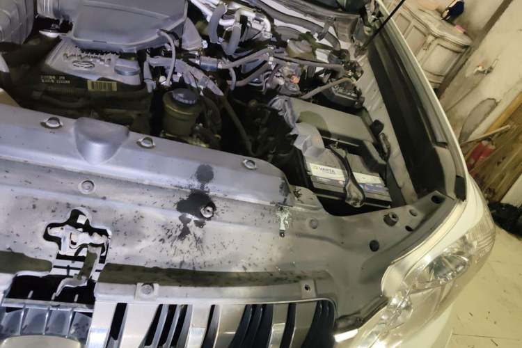 Used Toyota Prado 2010 2.7L Automatic Deluxe Edition Engine Bay Left