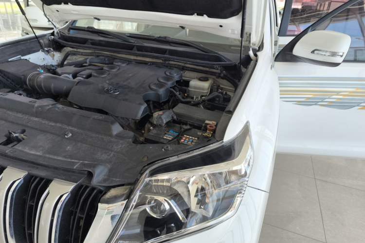 Used Toyota Prado 2010 4.0L Automatic TX-L Engine Bay Left