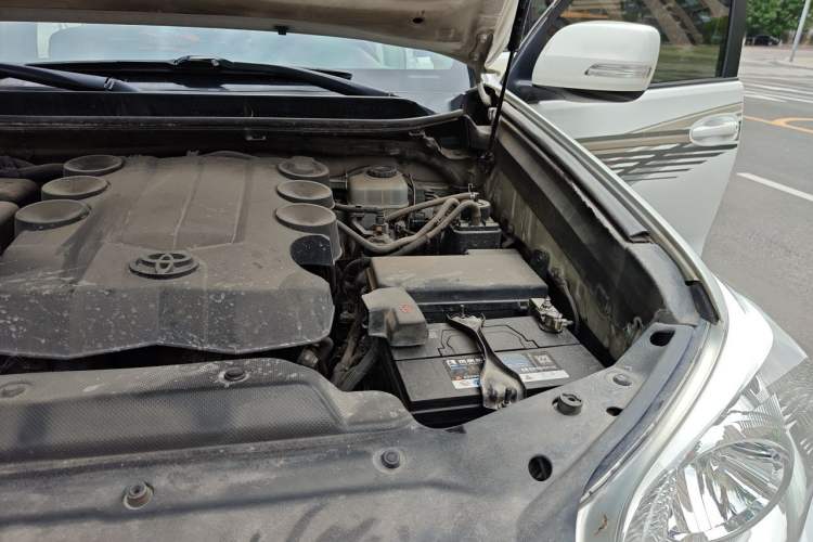 Used Toyota Prado 2010 4.0L Automatic TX-L Engine Bay Left