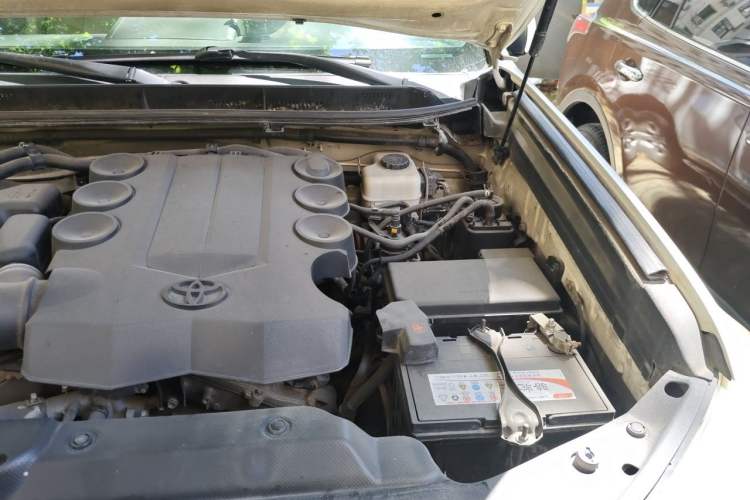 Used Toyota Prado 2010 4.0L Automatic TX-L Engine Bay Left