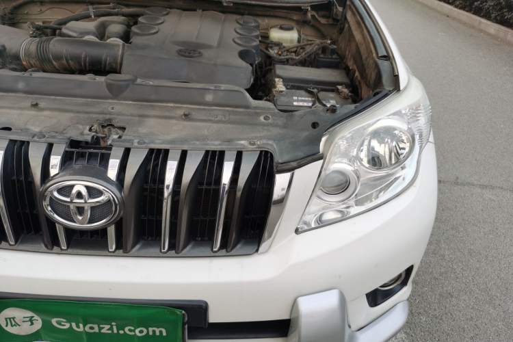 Used Toyota Prado 2010 4.0L Automatic TX-L Engine Bay Left