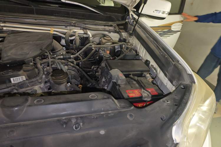 Used Toyota Prado 2010 2.7L Automatic Deluxe Edition Engine Bay Left