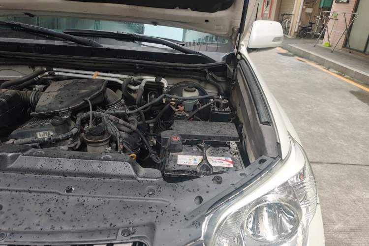 Used Toyota Prado 2010 2.7L Automatic Deluxe Edition Engine Bay Left