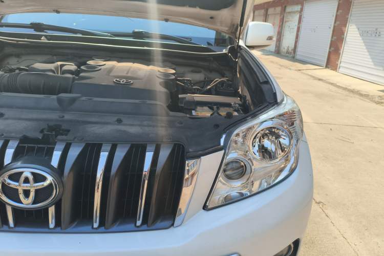 Used Toyota Prado 2010 4.0L Automatic TX-L Engine Bay Left